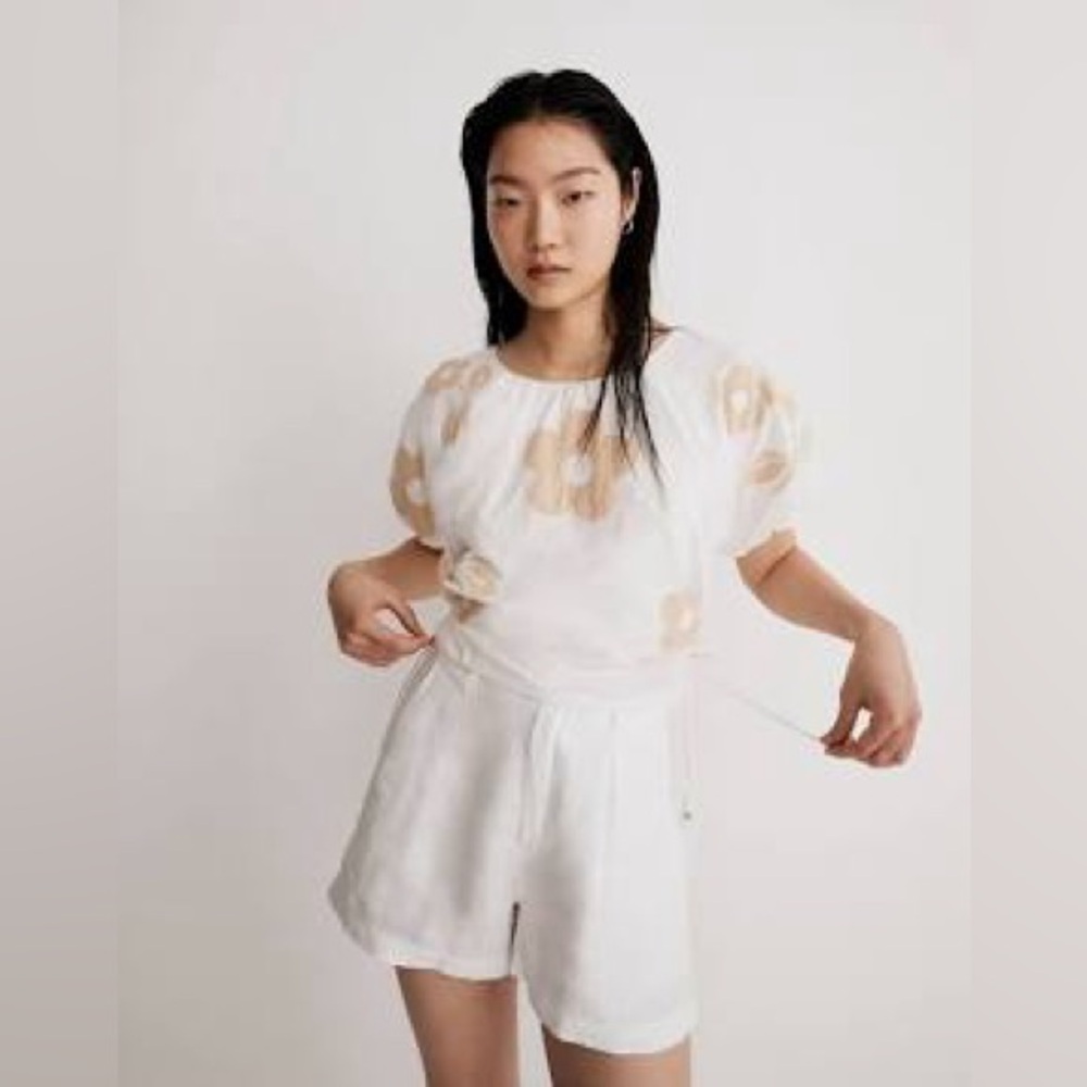 Elegant White and Tan Women's Top